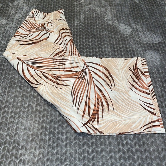 Tahari Linen Blend Palm Print Pants Womens Size Large.  Brown/Cream. Wide Leg. - Picture 1 of 9